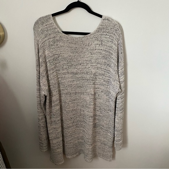 COZY WOMENS SWEATER - Picture 2 of 3
